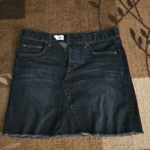NWOT - GAP Dark Denim Mini Skirt Size 26/2 Classic And Timeless